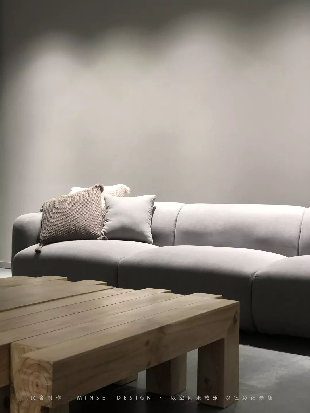 杭州富春江畔的克莱因蓝商业空间-42