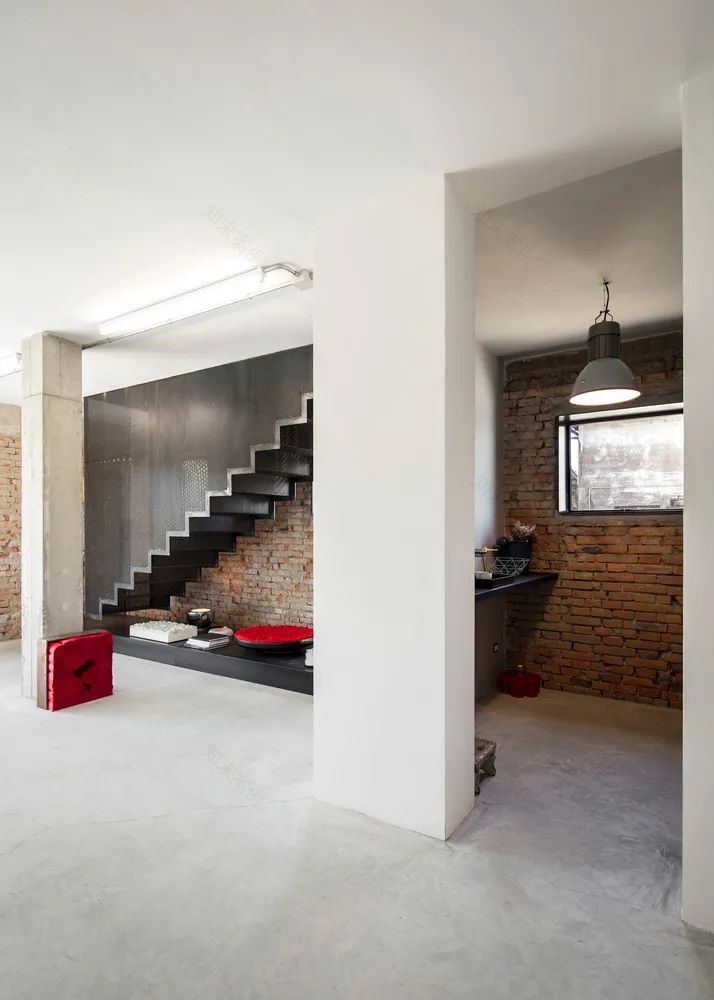 20 世纪 60 年代谷仓变艺术工作室,设计诠释对称性与景观关系-15