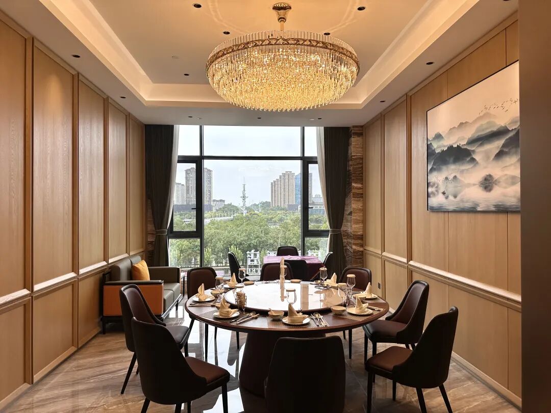 绿豹灯饰X柏瑞斯国际酒店|光韵交织，共鉴非凡-24