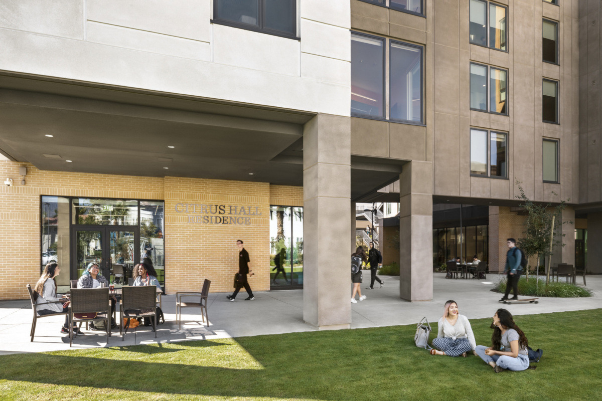 加州大学拉文分校·Citrus Hall & The Spot Dining Hall-15