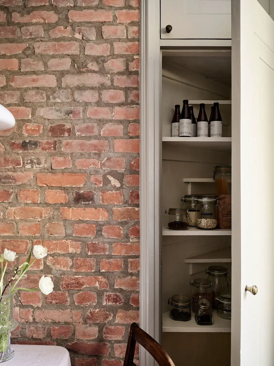 瑞典 35m2 黑白雅致工作室 | 现代而不冷淡的典范-13