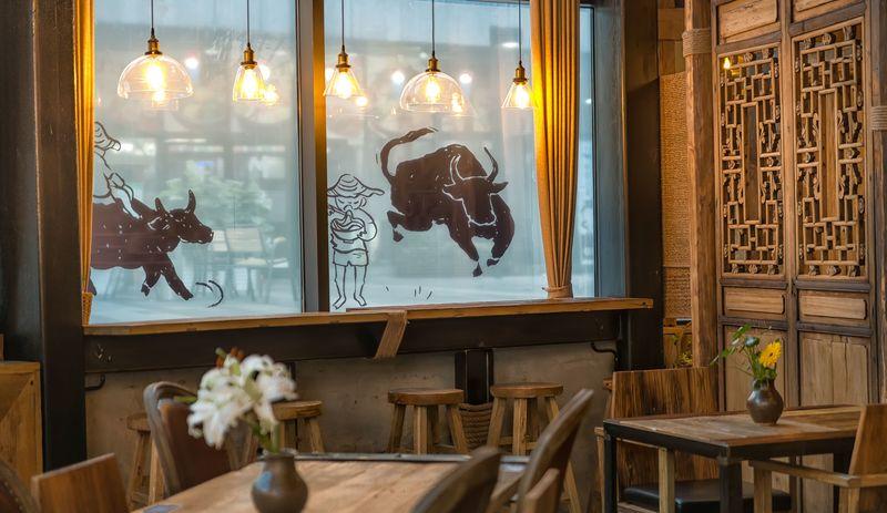 重庆三十三碗 | 花园餐厅的自然与现代交融-12