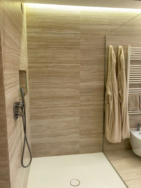 残疾人专用卫生间设计-7