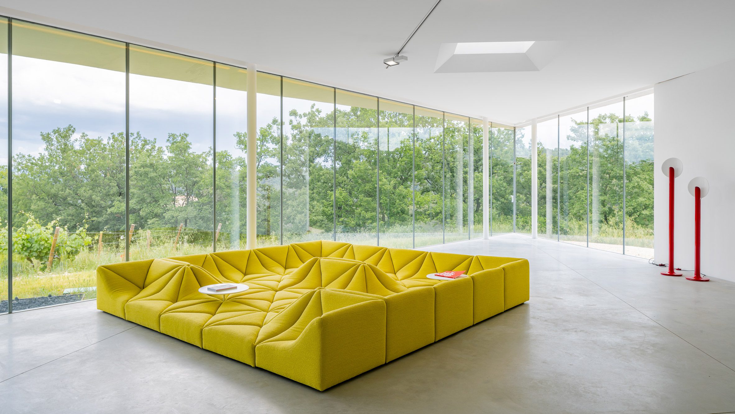 曲线自由,空间无限——法国 Château La Coste 展览馆-0