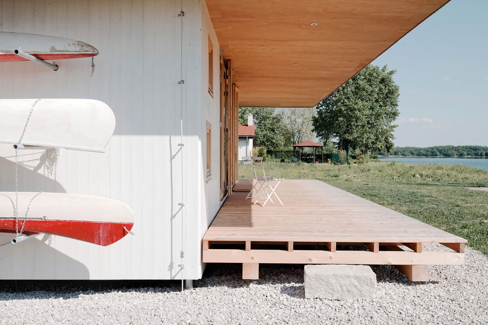 VOJ湖边度假屋，斯洛伐克 / JRKVC-17