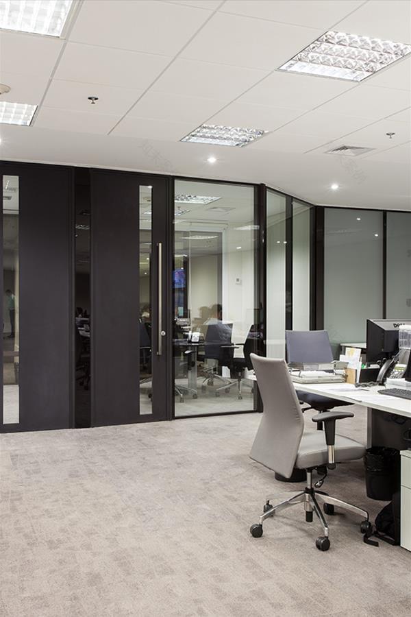 巴西 JK 办公室 | 打造舒适与私密的现代企业空间-12