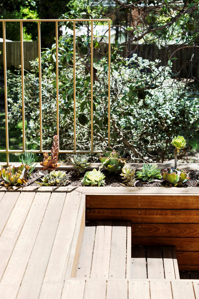 现代主义之家 | 双层仓库变多彩庆典空间-11