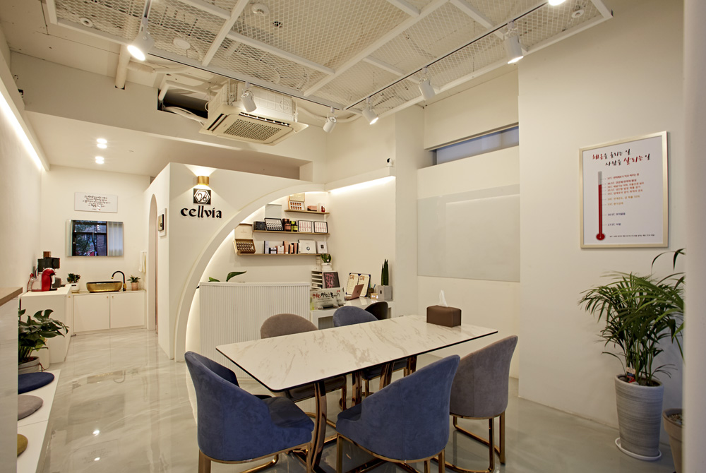 现代简约风 12 平米美妆店设计-3