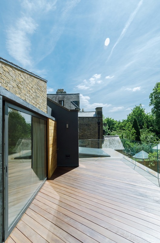 伦敦北部惊艳扩建 | 木火、玻璃与石灰石的和谐共融-7