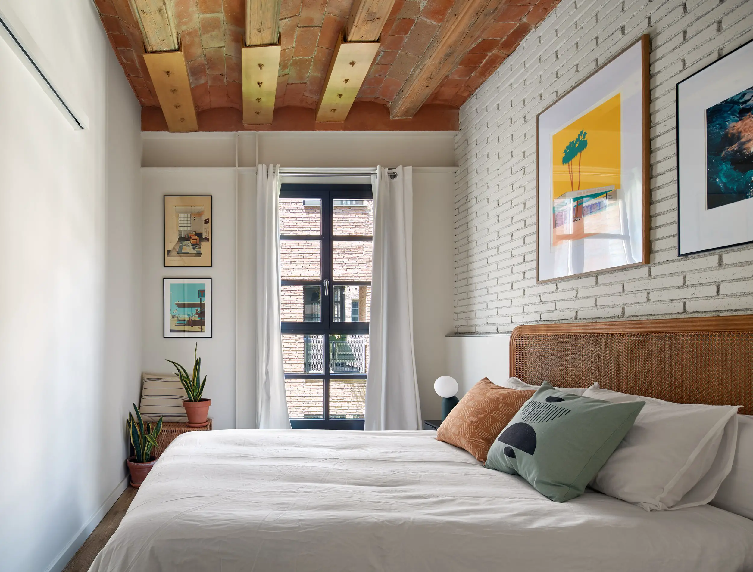 色彩斑斓的 40m2 公寓 | 巴塞罗那设计师的完美小空间-9