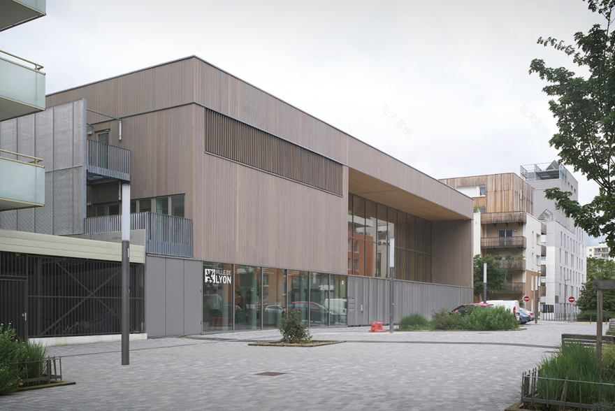 德国莱昂尼斯区城市开发区多功能运动场设计-27