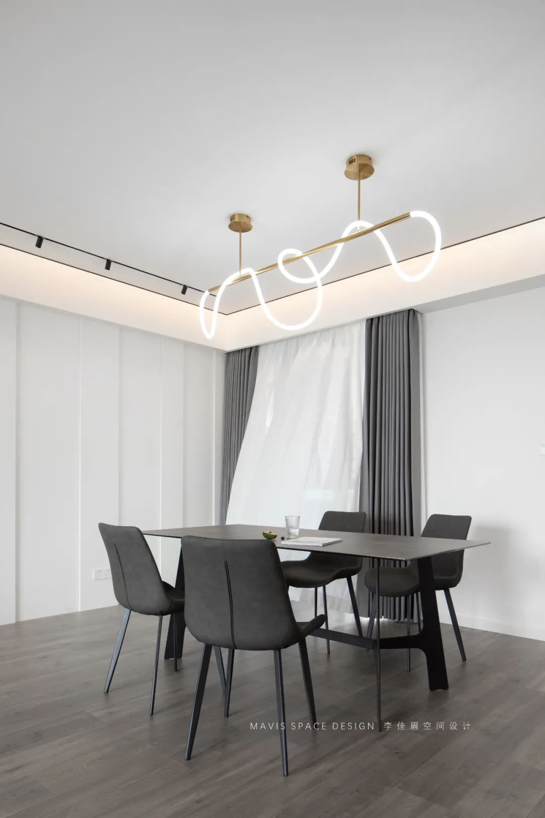 李佳眉设计 | 精装房大改造，黑白灰的简约空间-92