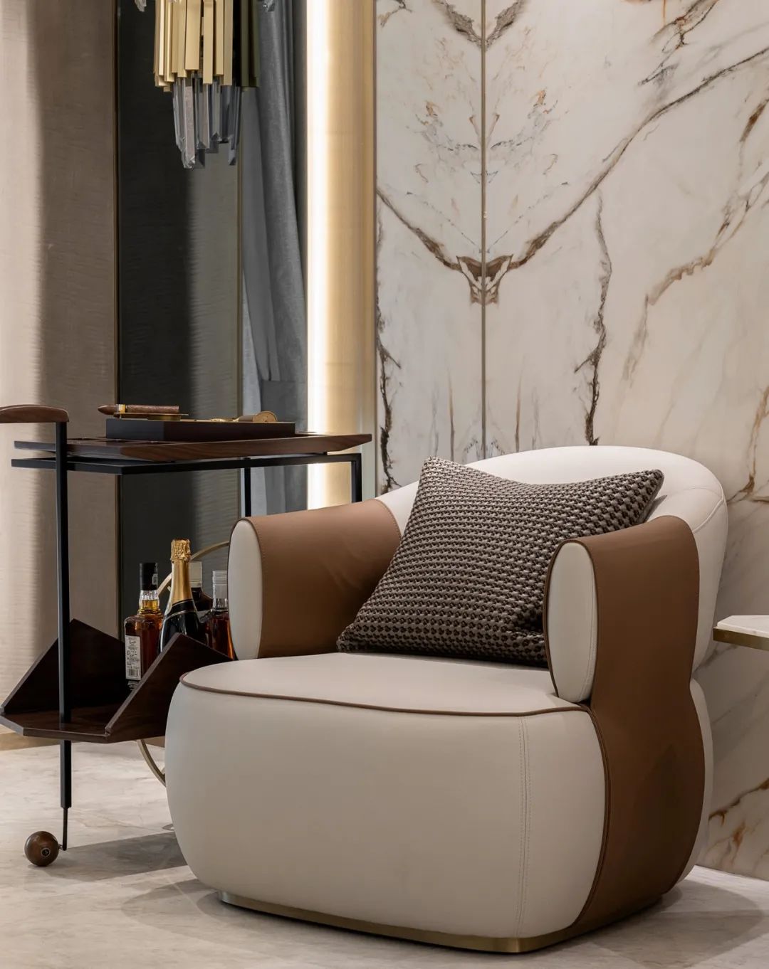 全球视野下的轻奢公寓设计丨中国上海丨HWCD 设计工作室-51