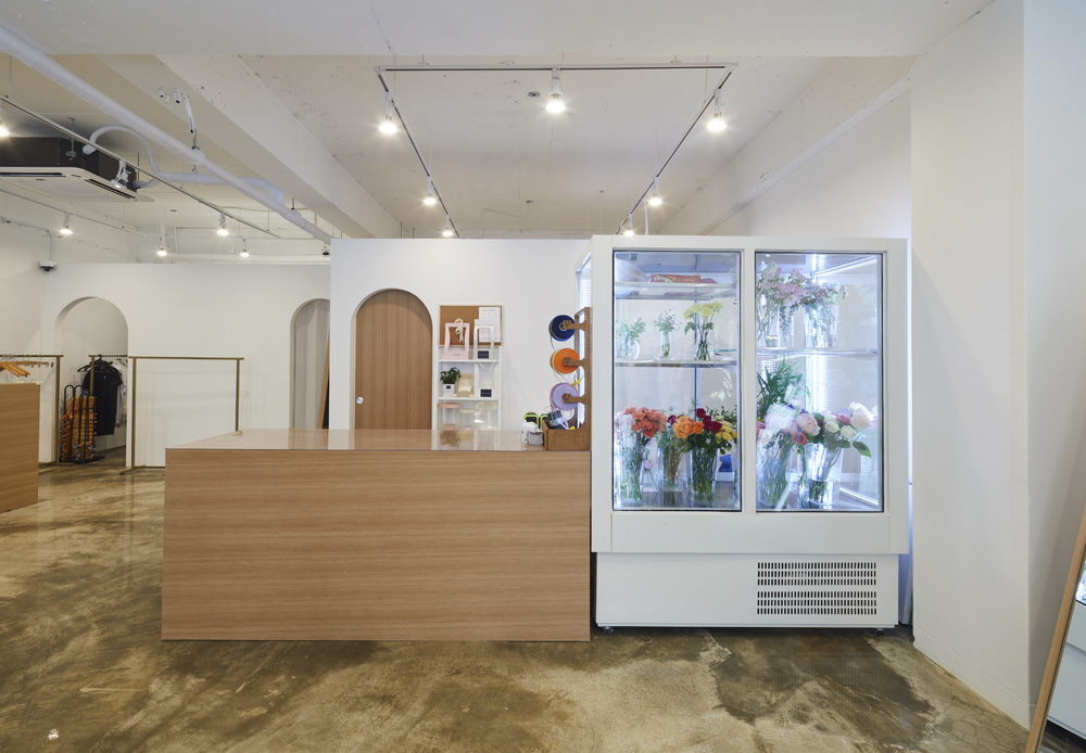 现代简约风 33 坪服饰店设计-7