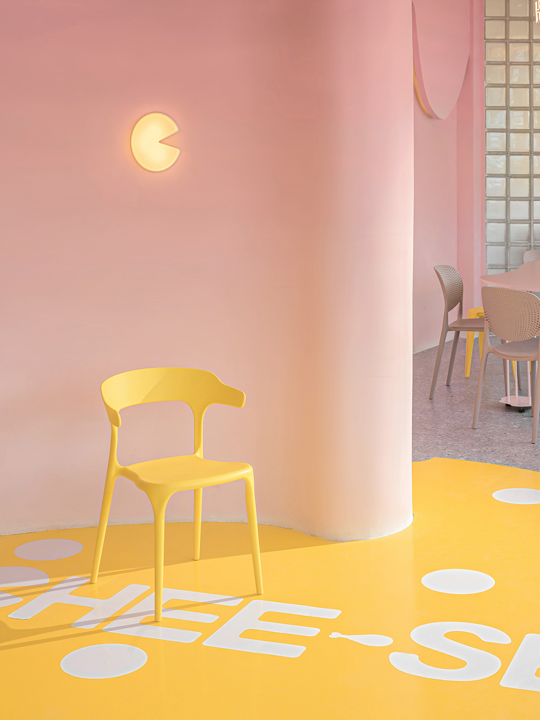 超可爱的餐厅灵感来自一层融化的奶酪 ，越南 | Designed by Ksoul Studio - 甜品店 - 餐厅LOGO-VI空间设计-全球餐饮研究所-19