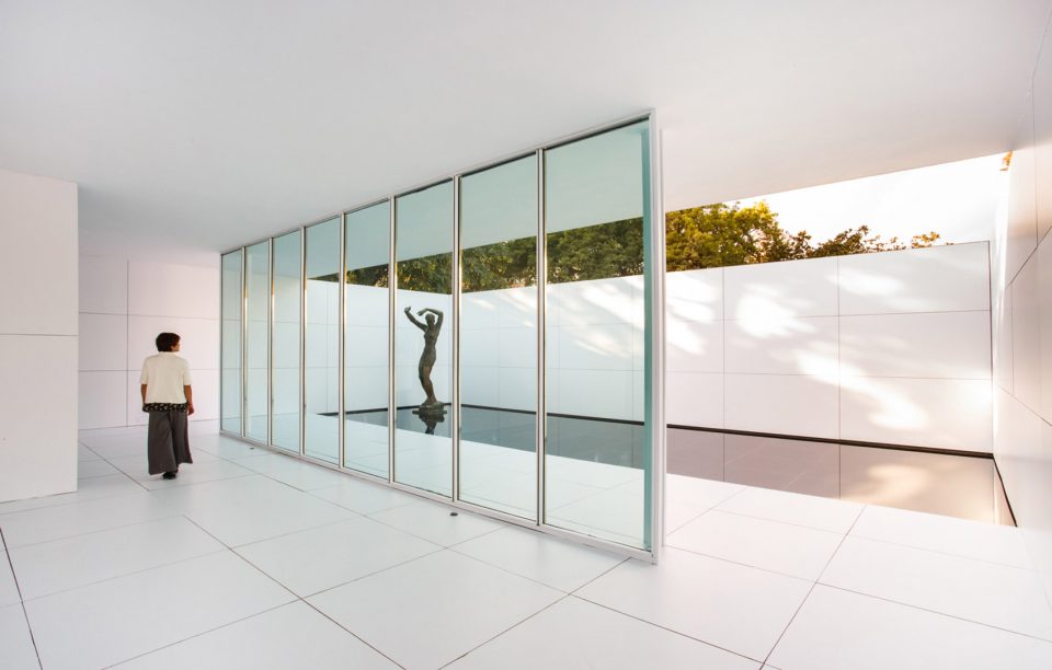 密斯失去物质性 · 空间消解与再构-12