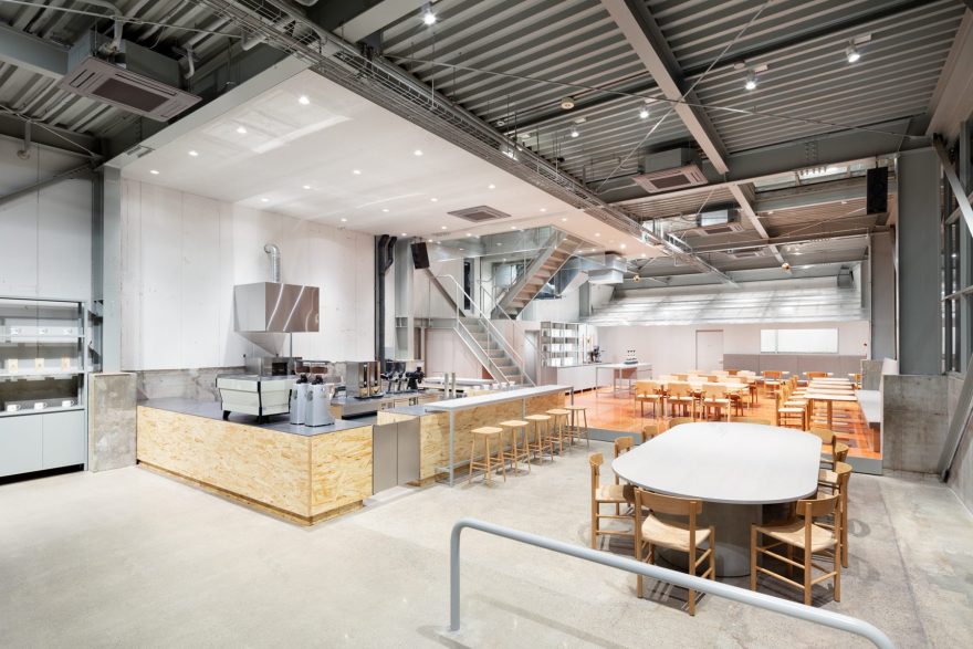 Blue Bottle Coffee Kiyosumishirakawa Flagship Cafe | Schemata Architects / Jo Nagasaka-1