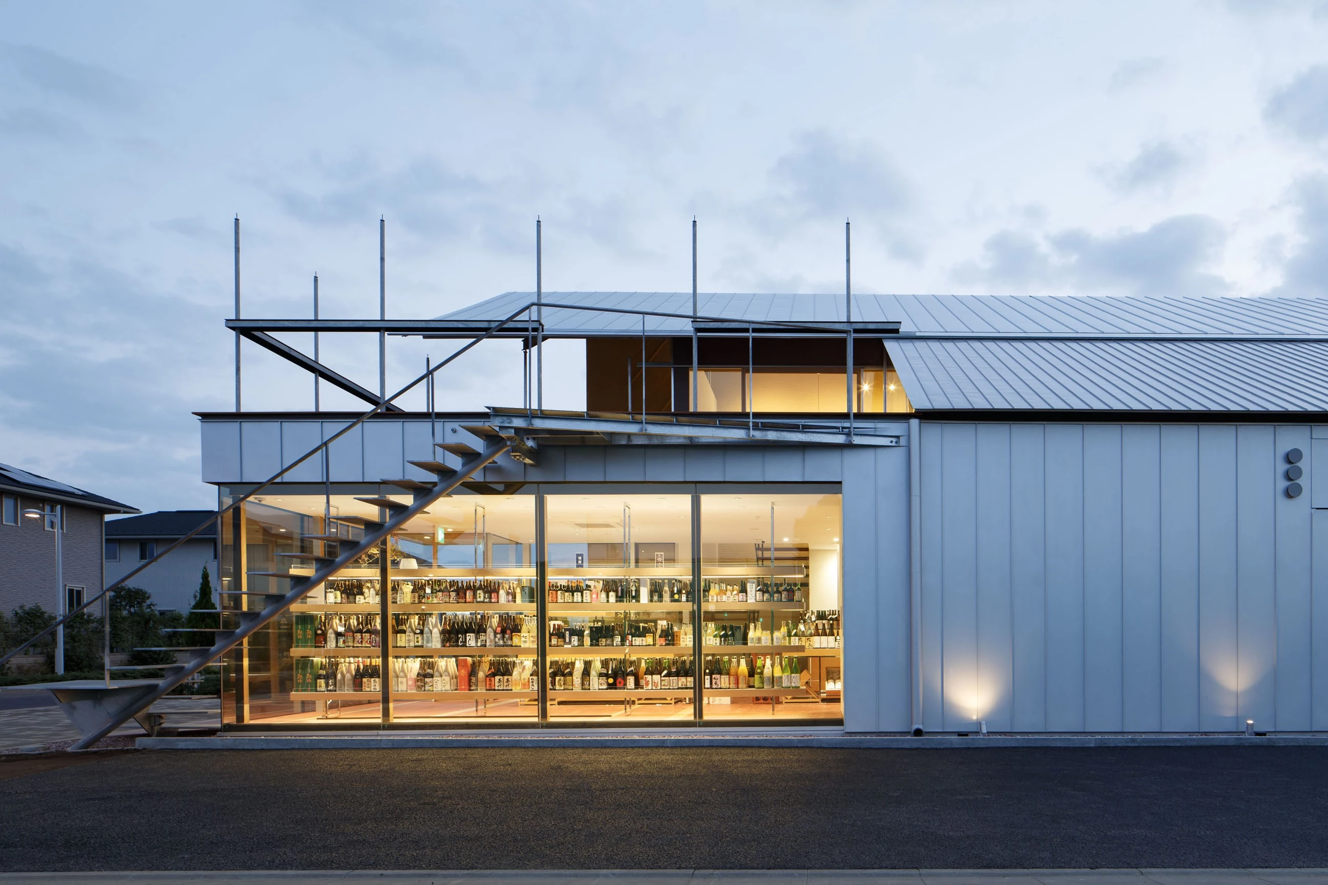 融入本土特色的日本酒仓库-14