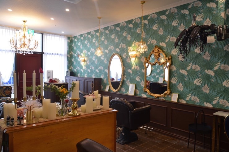 创意墙壁设计的韩式美容室-3