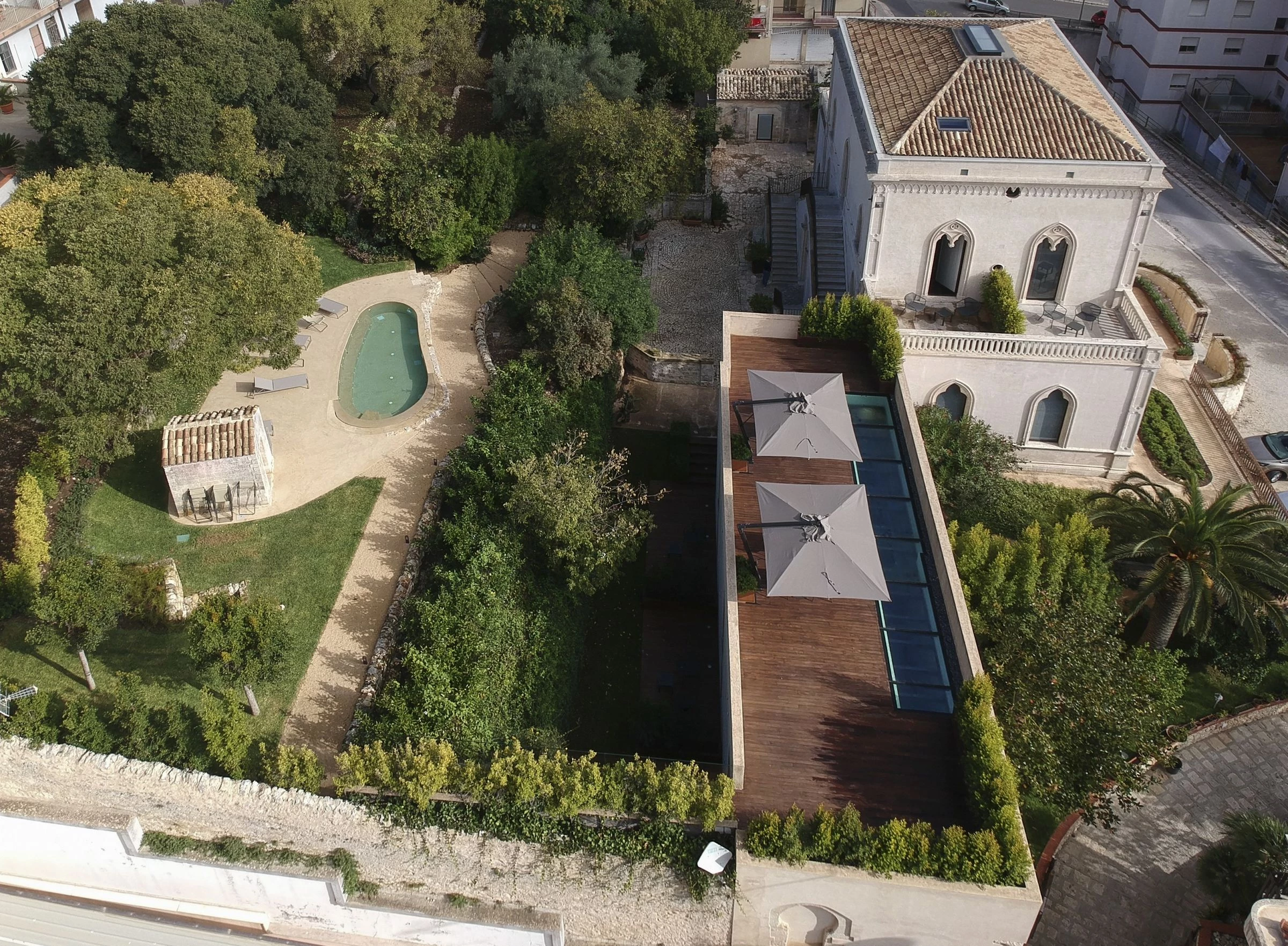 意大利修复古堡别墅,新旧对话的光影空间-13