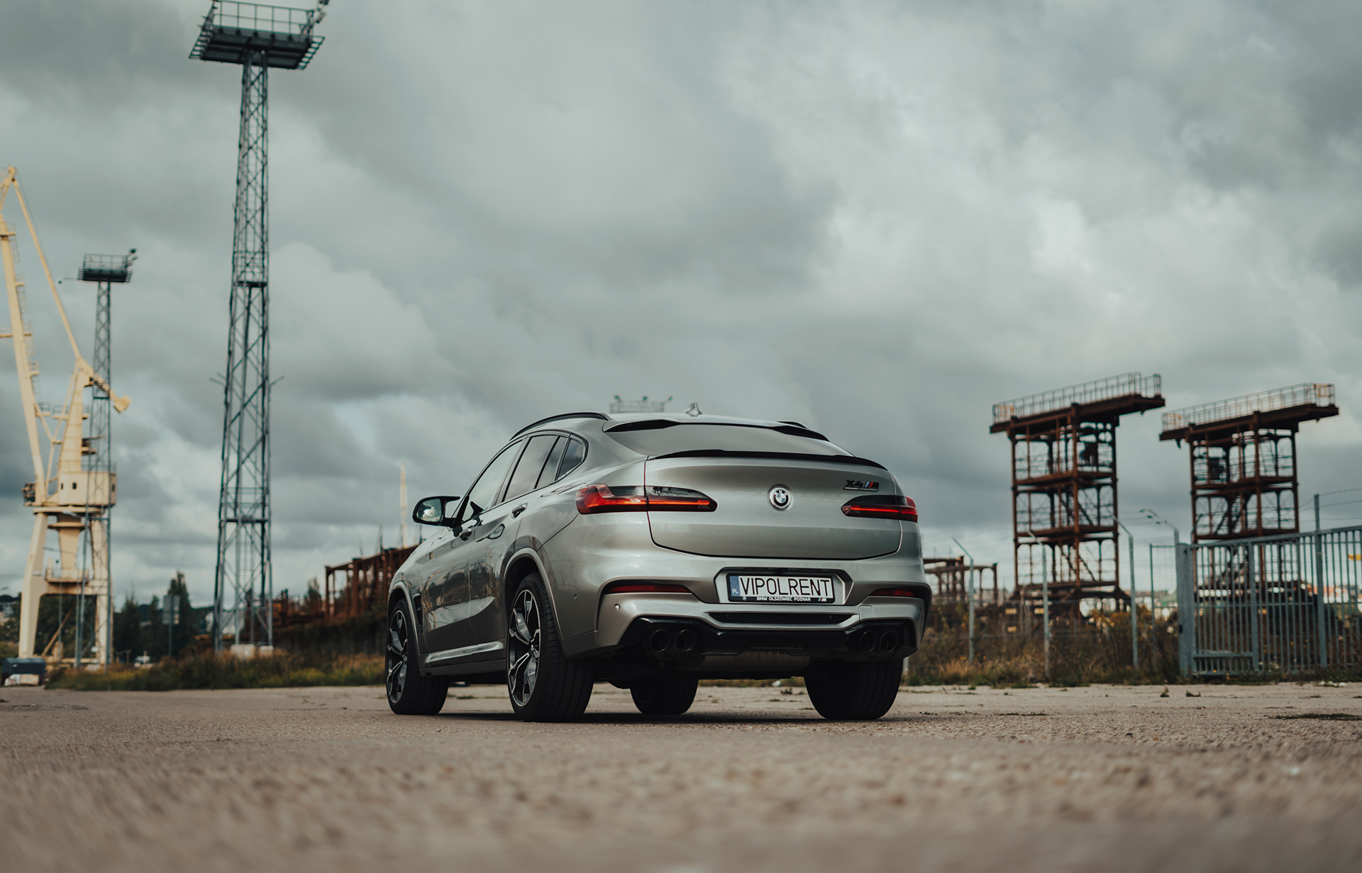 BMW X4 M Competition 汽车租赁丨Vipol Rent Cars-1