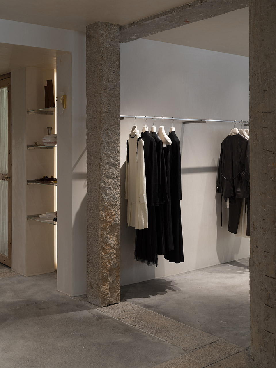 MSLAN corner 服装店丨中国厦门丨退化建筑-26