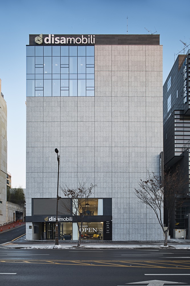 首尔家具街上的无窗展览中心-27