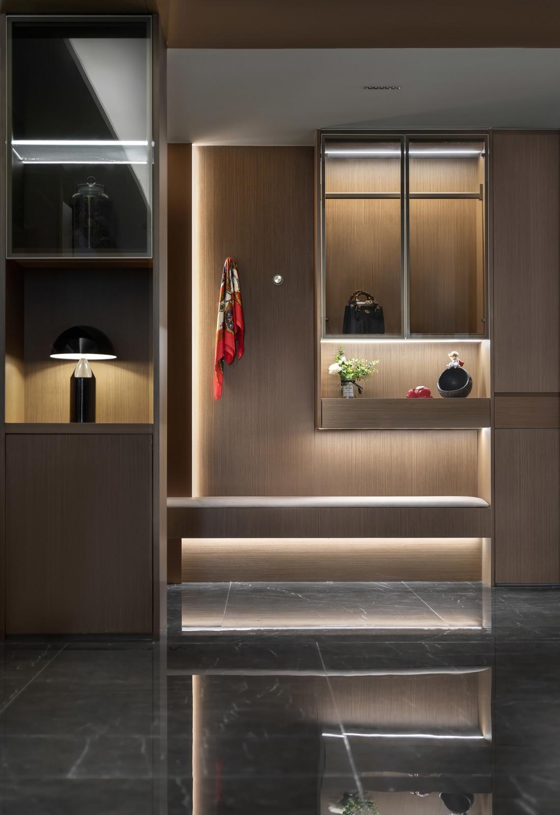 超大户型三代同堂的意式极简奢华设计-7