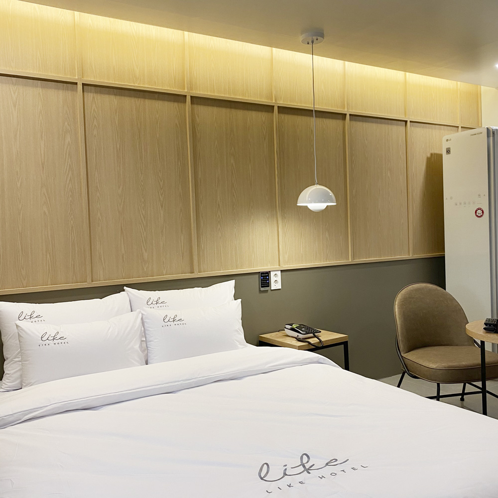 简约设计打造温馨酒店空间-6