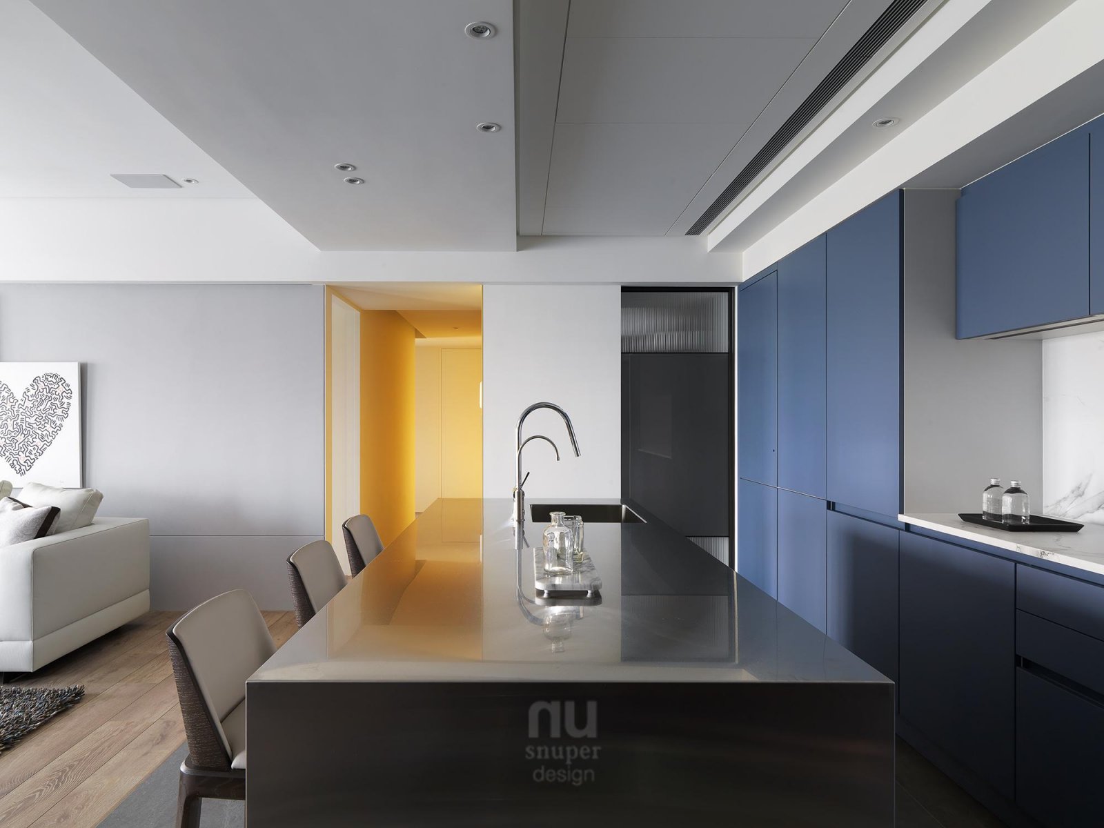 原味生活，书墙为背景的现代住宅设计-13