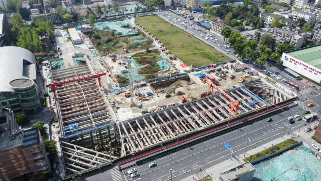 坐标成都！我国西南地区首座超深四线地铁站主体完工-14