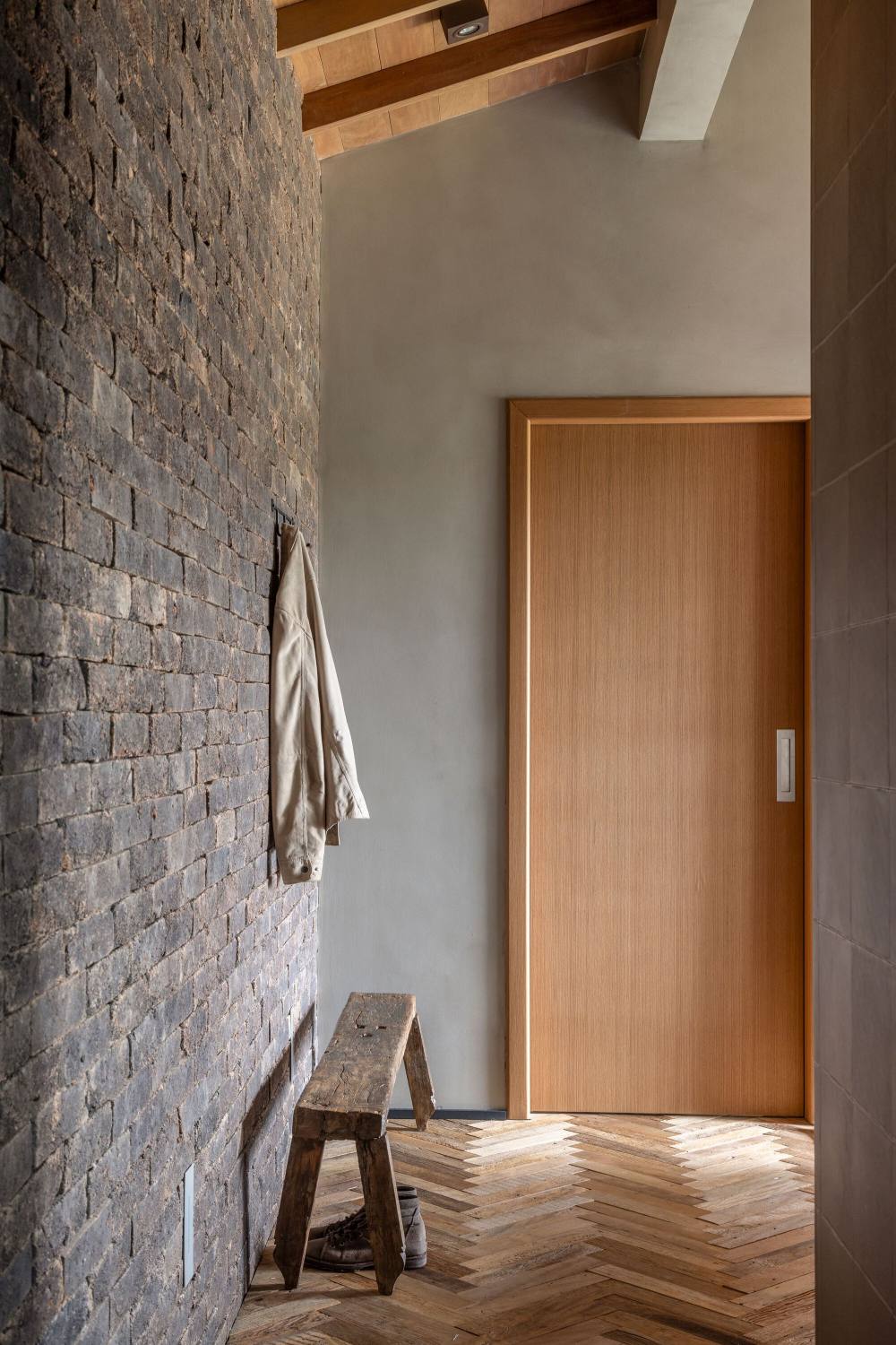 与地形融为一体充满活力的回旋镖乡村别墅设计丨IN HOUSE建筑和室内设计团队-32