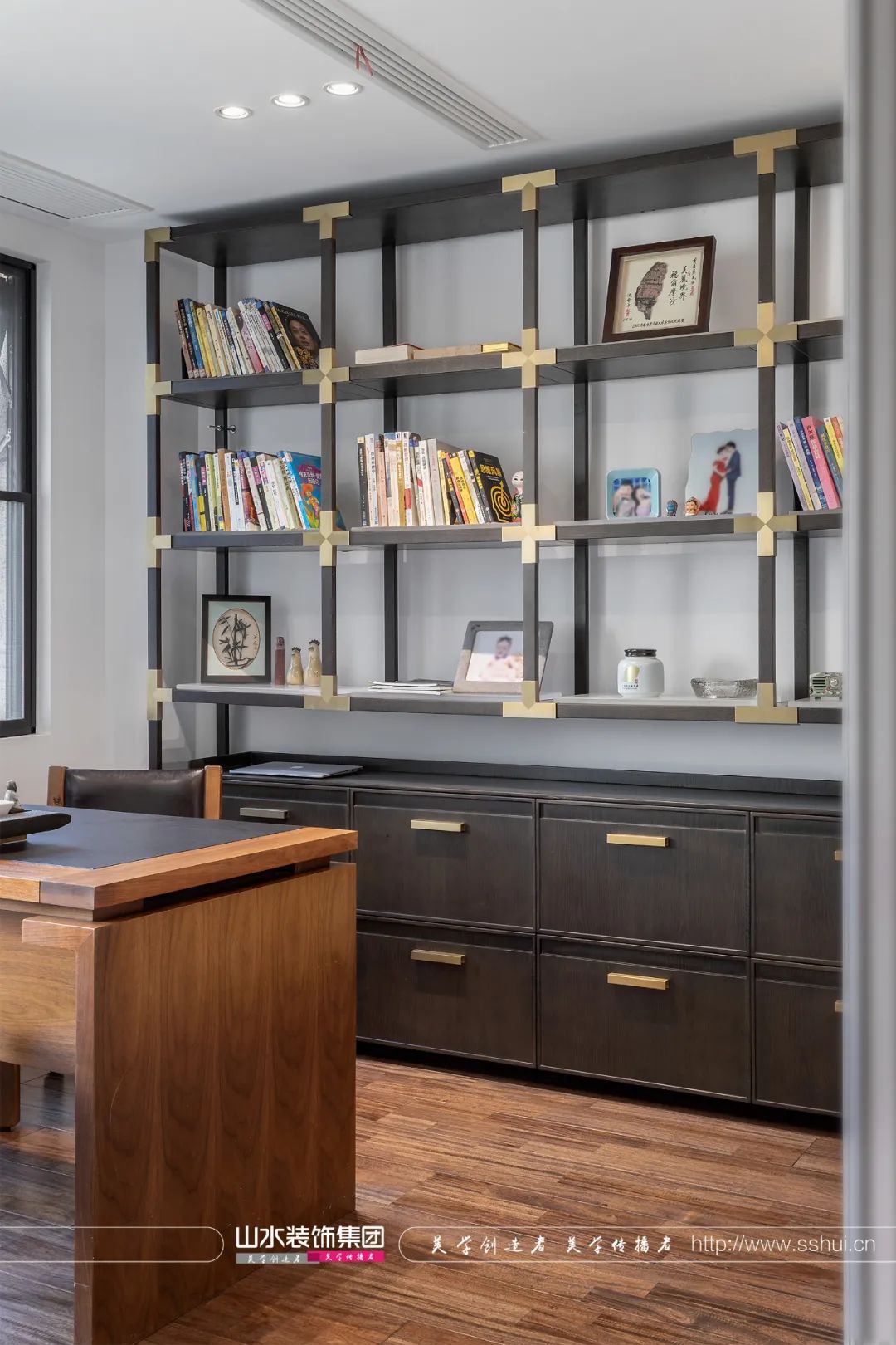 200 平复式住宅 · 现代简约与生活的热爱丨王雷-34