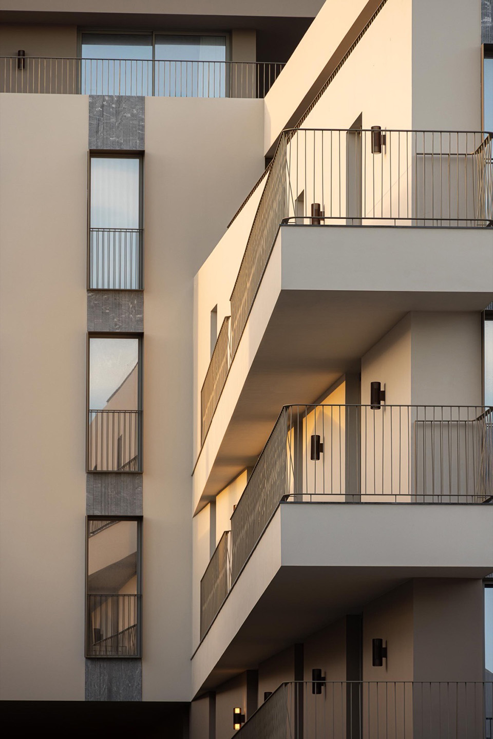 ERNESTO DO CANTO住宅区丨葡萄牙蓬塔德尔加达丨BOX arquitectos-194