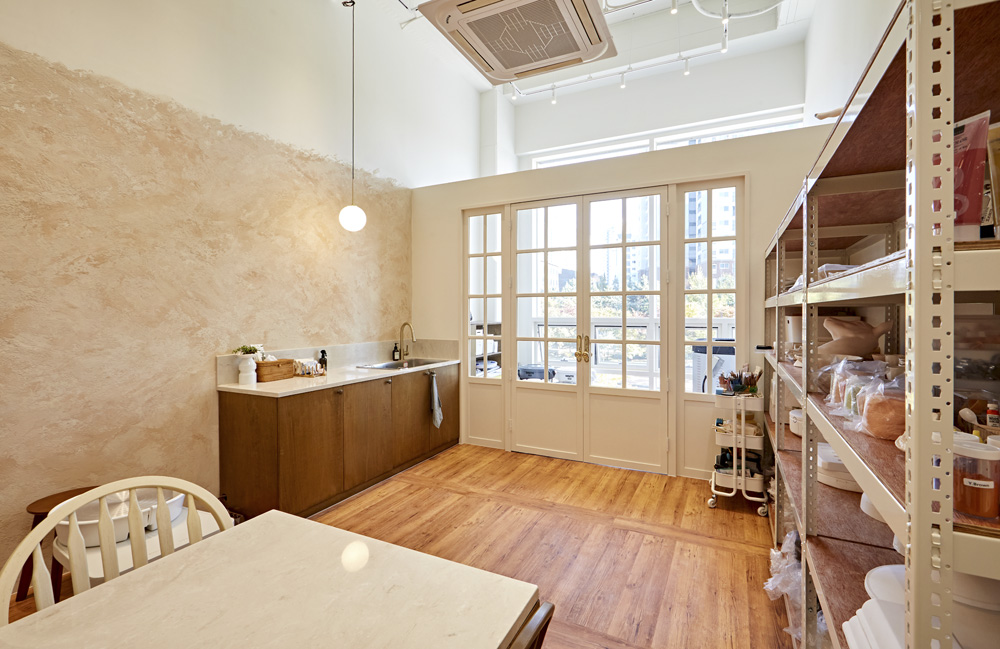 14 坪温暖氛围的陶瓷工作室设计-10