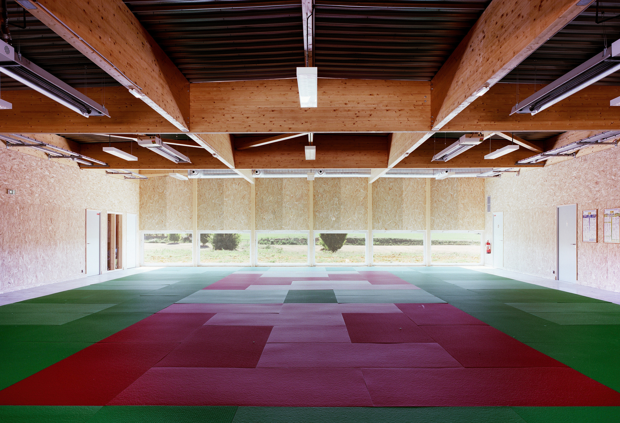 Sonzay’s Sports Dojo / Bauchet de La Bouvrie Architects-22