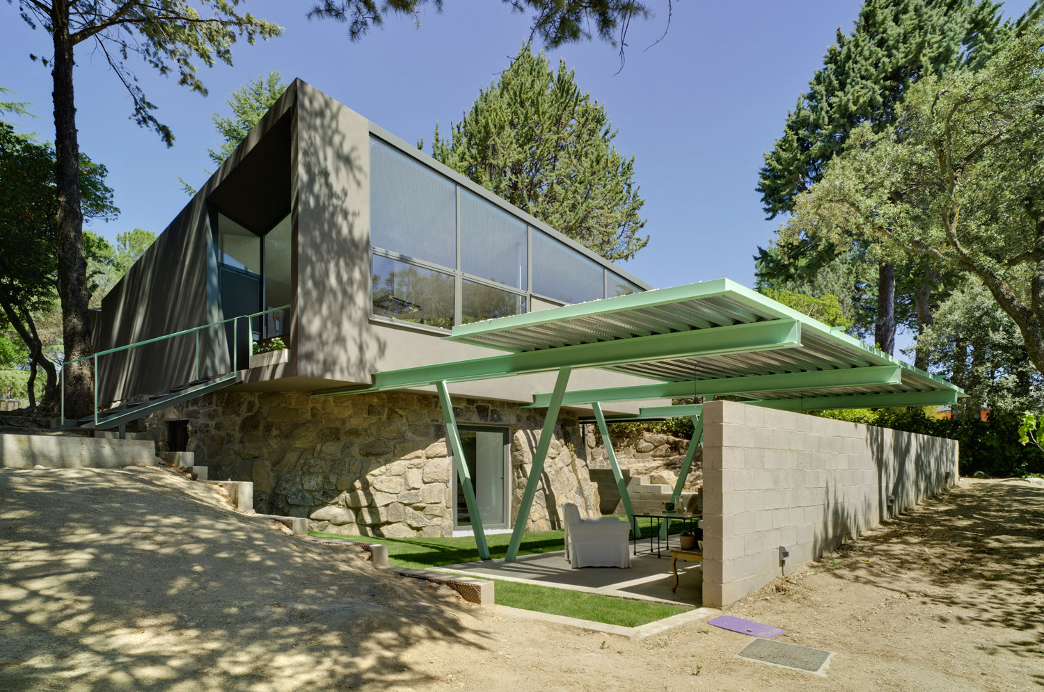 House Built Over a Former City Water Tank in Madrid by Valdivieso Arquitectos-6