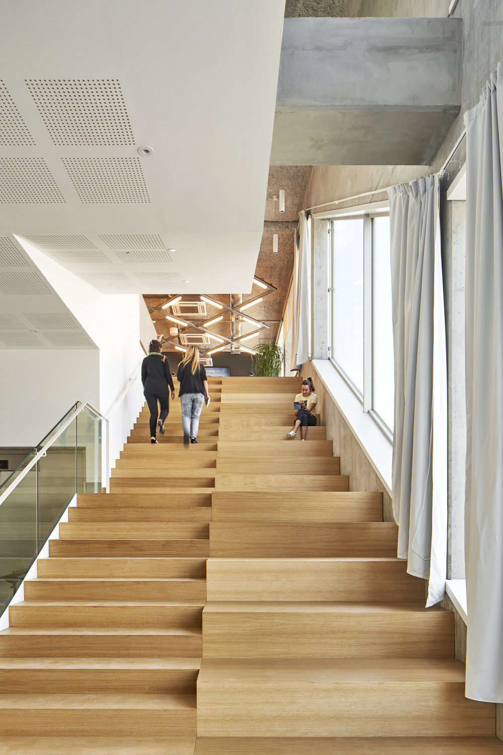 法国缤客网法国办公室设计 · Coldefy-19