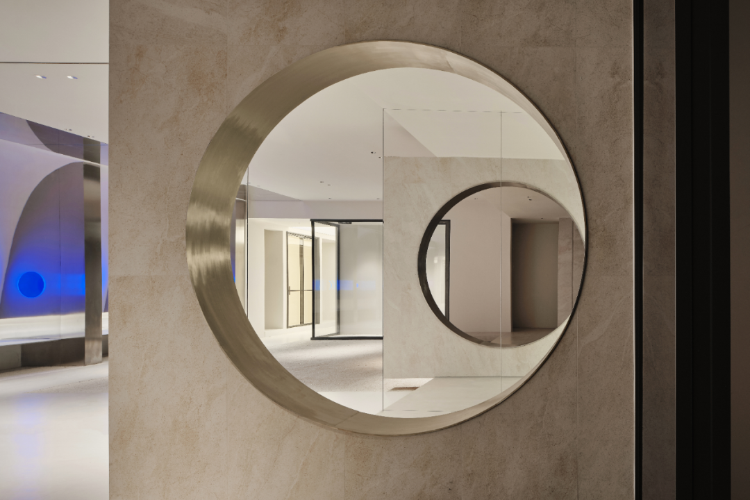 镜面延伸视觉的室内外结合展厅设计丨中国临沂丨尔我空间设计研究室-12