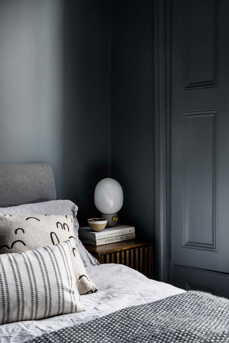 伦敦经典英式住宅，深色调打造别样风情-11