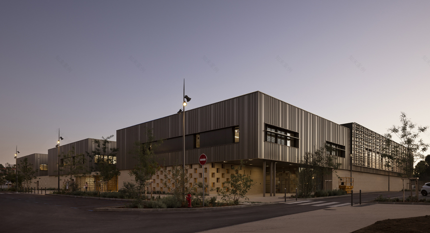 雅克·希拉克学校与体育馆-25