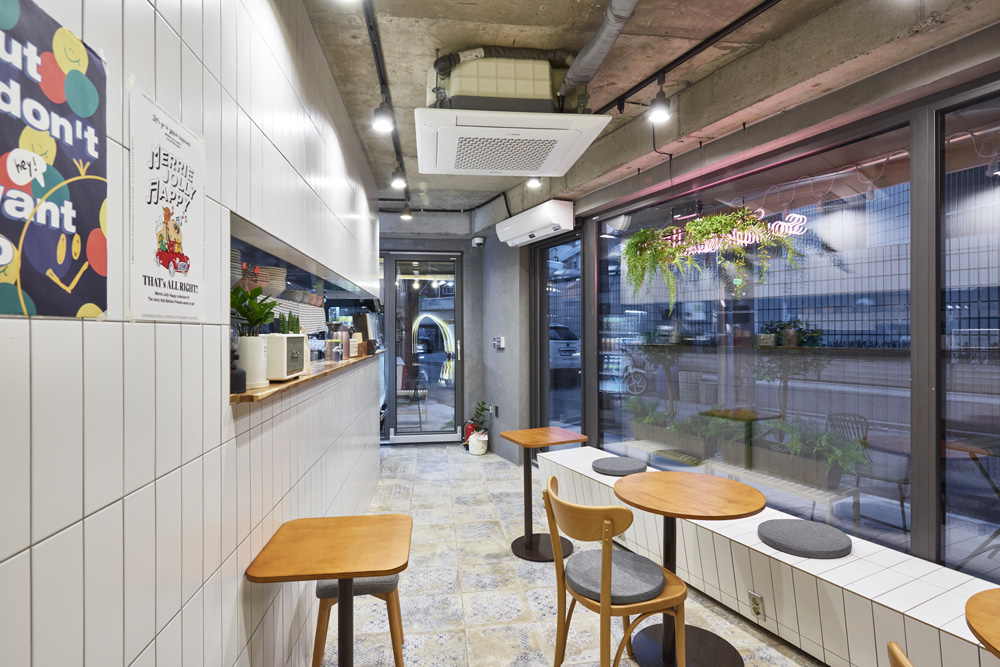 首尔 10 坪个性咖啡厅，打造休闲氛围-4