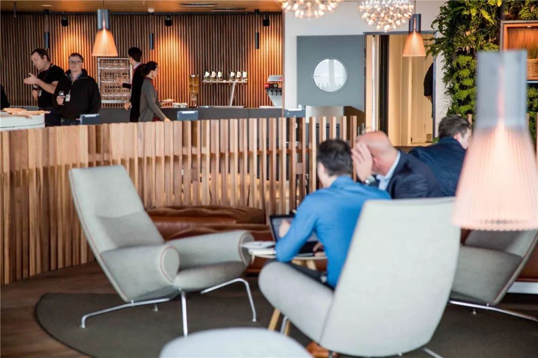 哥本哈根机场明捷贵宾休息室 | 绿色北欧风情的舒适港湾-43