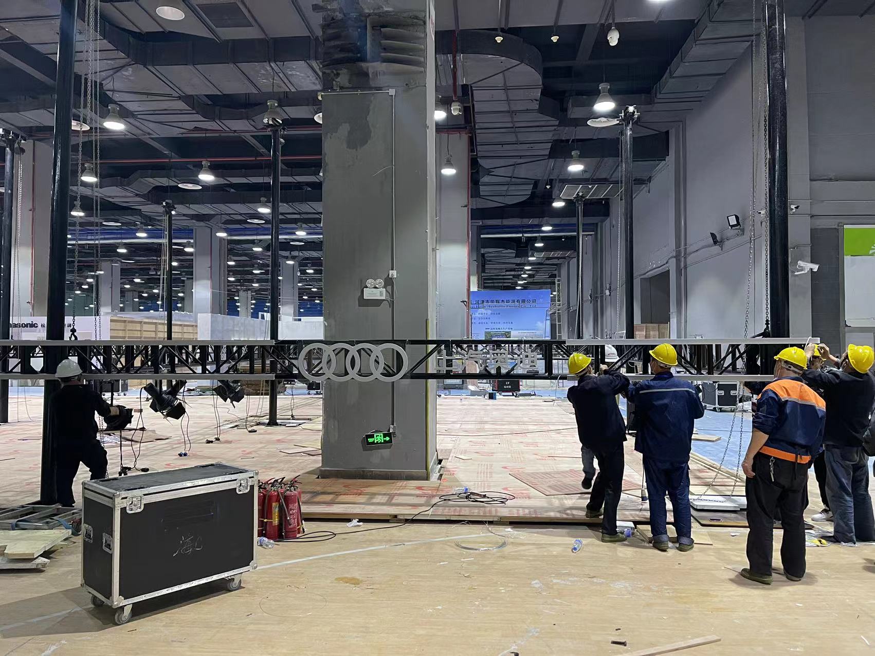 奥迪-小鹏-塞力斯汽车-广汽传媒-理想汽车车展-19