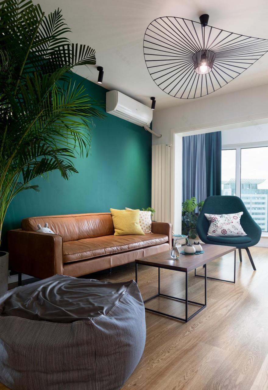 湖绿与复古棕的时尚碰撞-8