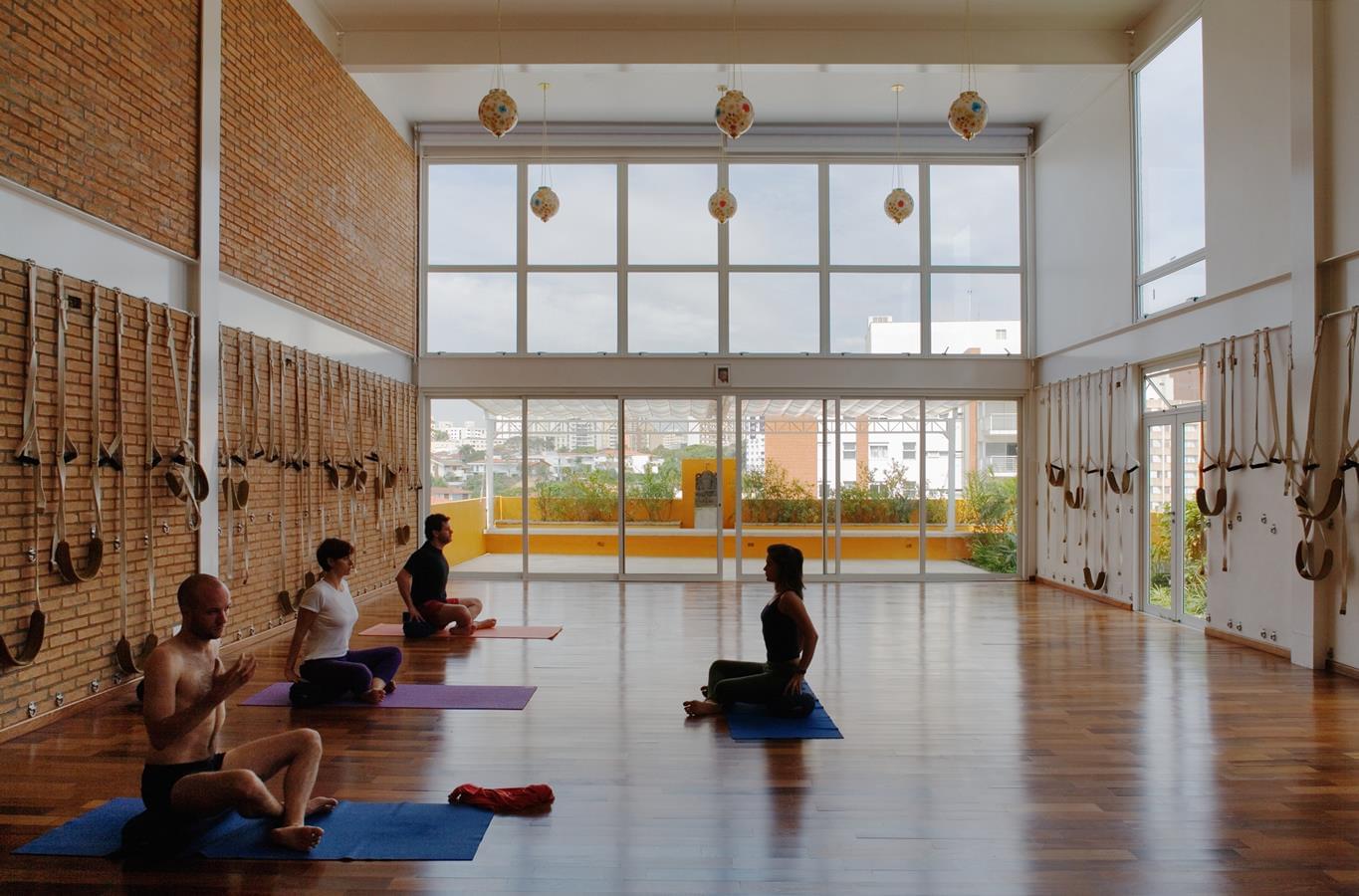 巴西精英建筑师协会的环保瑜伽学校设计-8
