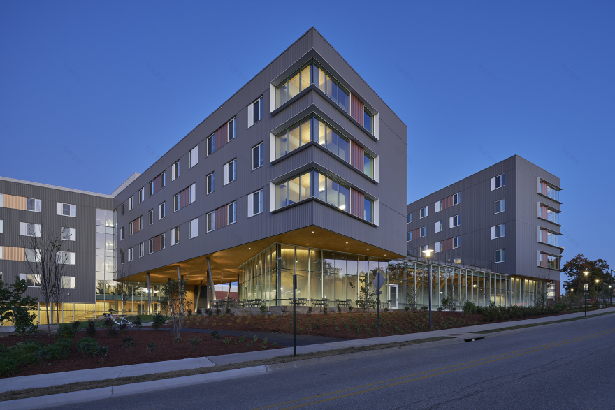 Adohi Hall / Leers Weinzapfel Associates + Modus Studio + Mackey Mitchell Architects + OLIN-29