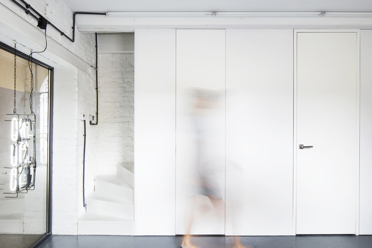 波兰格利维斯中心后工业区旧房翻新成现代办公室-6