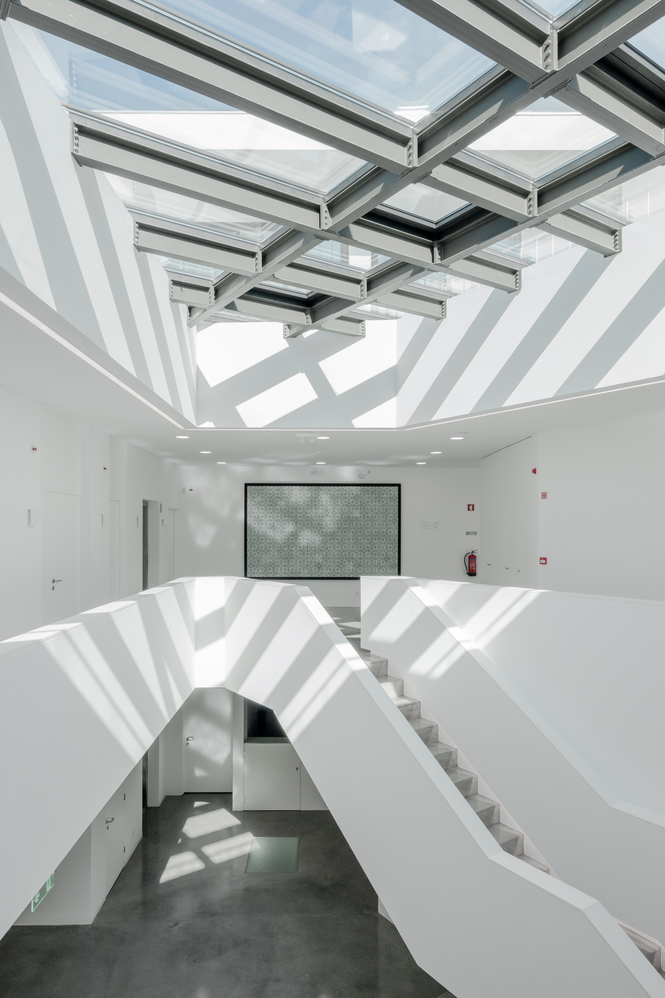 田园牧歌,莫什卡维迪的宗教中心,葡萄牙 / Plano Humano Arquitectos-100