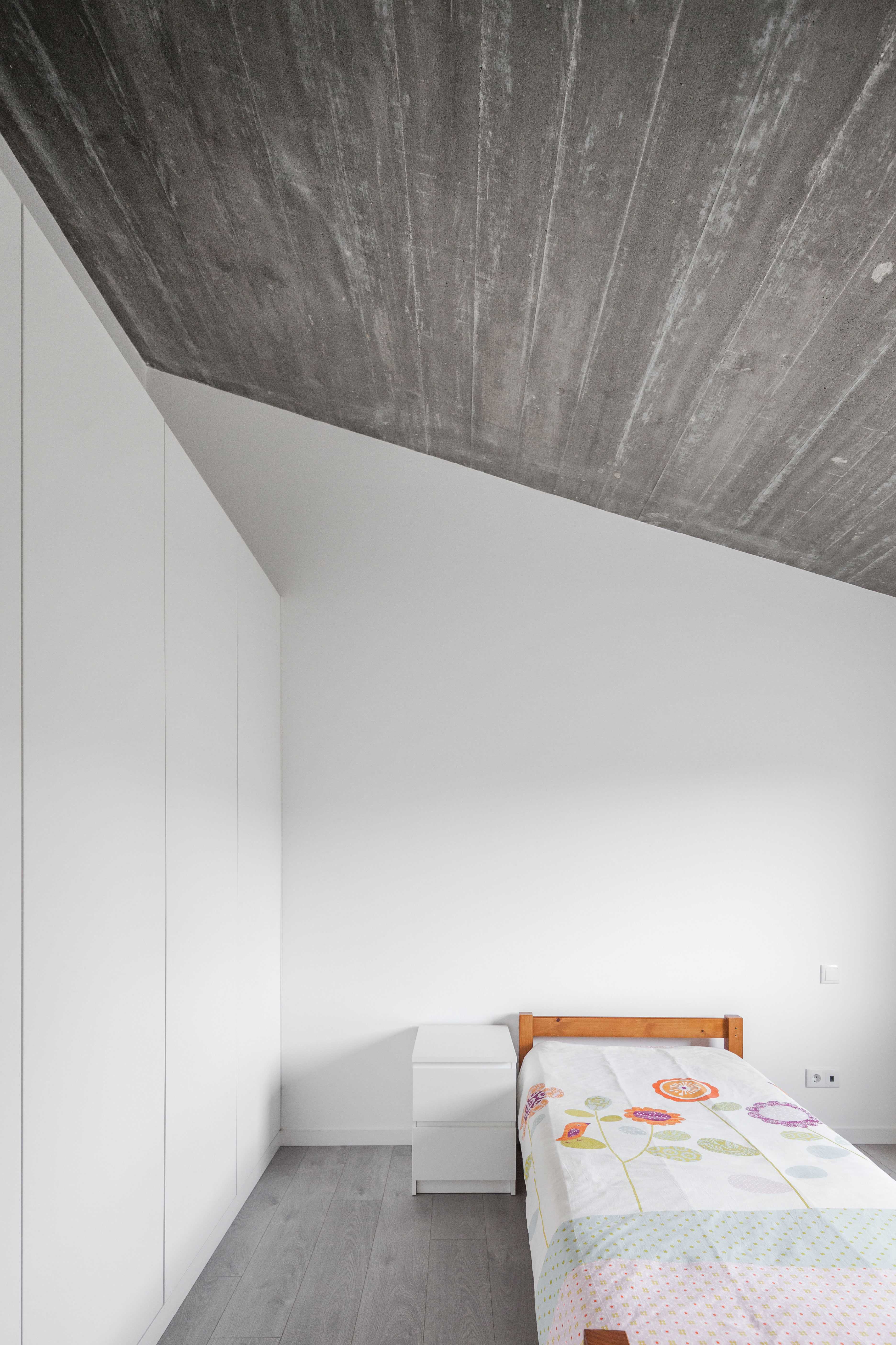 开放露台之居,和谐融入传统环境-22